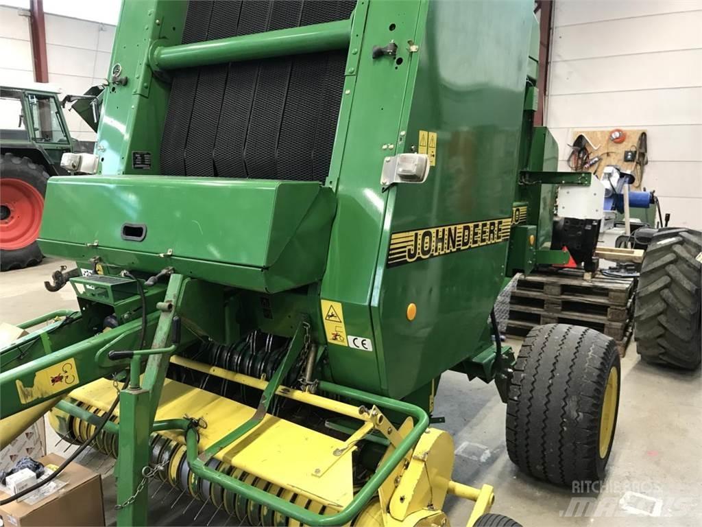 John Deere 590 Enfardadeira de fardos quadrados