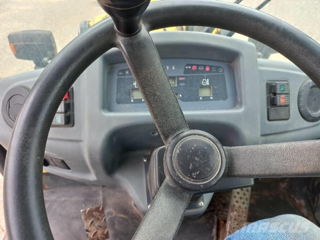 Komatsu WA 80-6 Carregadeiras de rodas