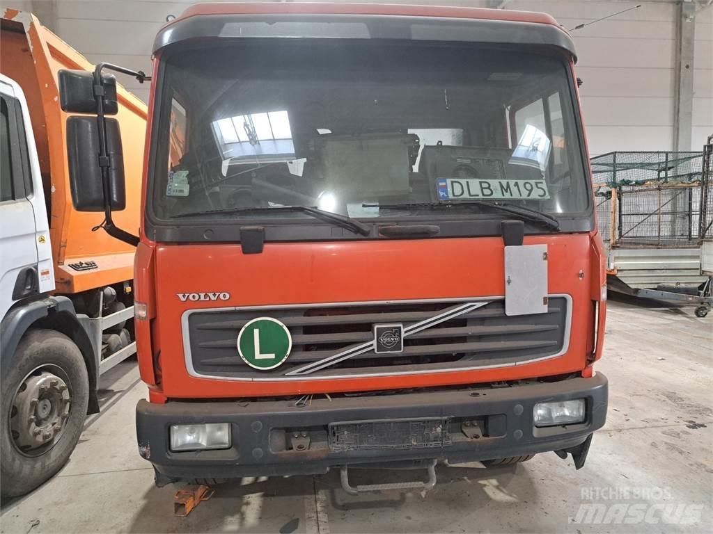 Volvo FL6 220 Cavalos Mecânicos