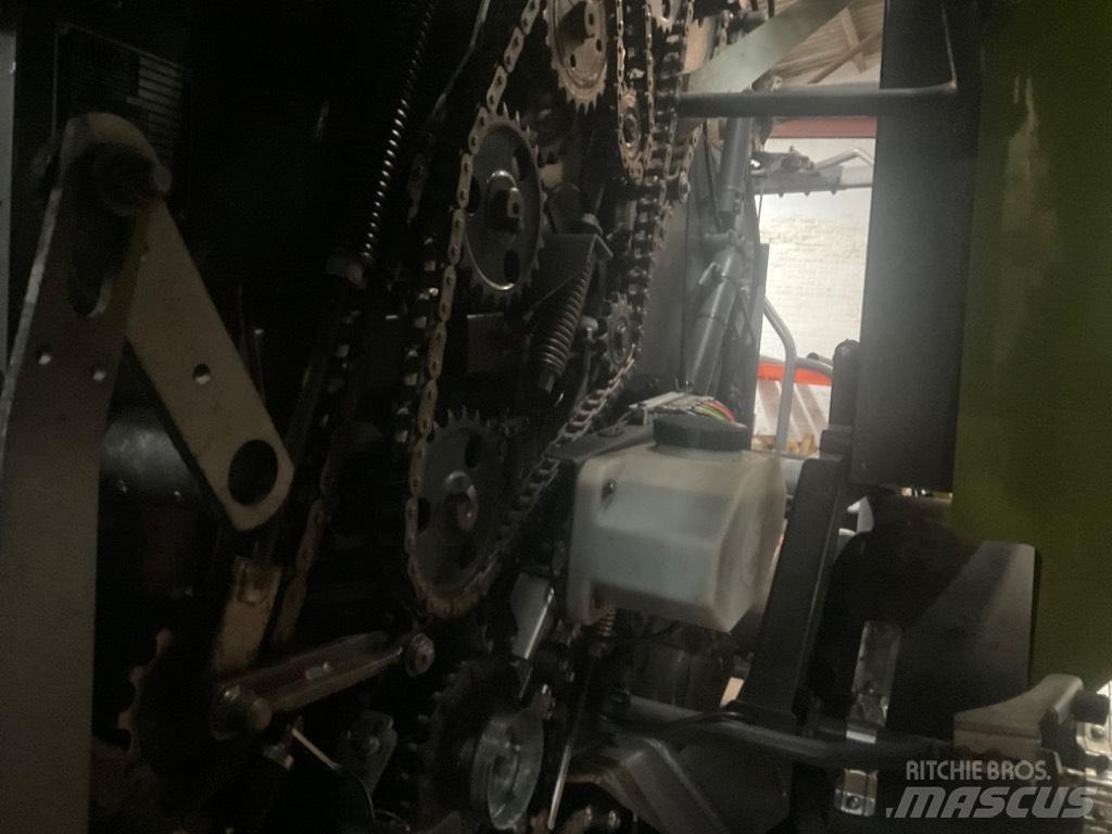 CLAAS Uniwrap 455 Enfardadeira de rolos