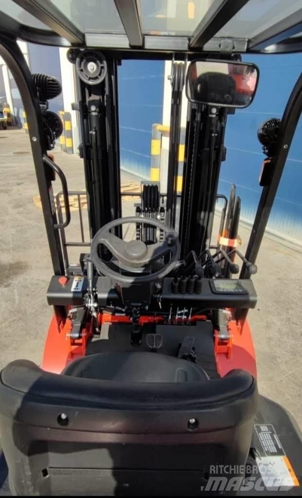 EP EQUIPMENT EFL302 Empilhadores eléctricos