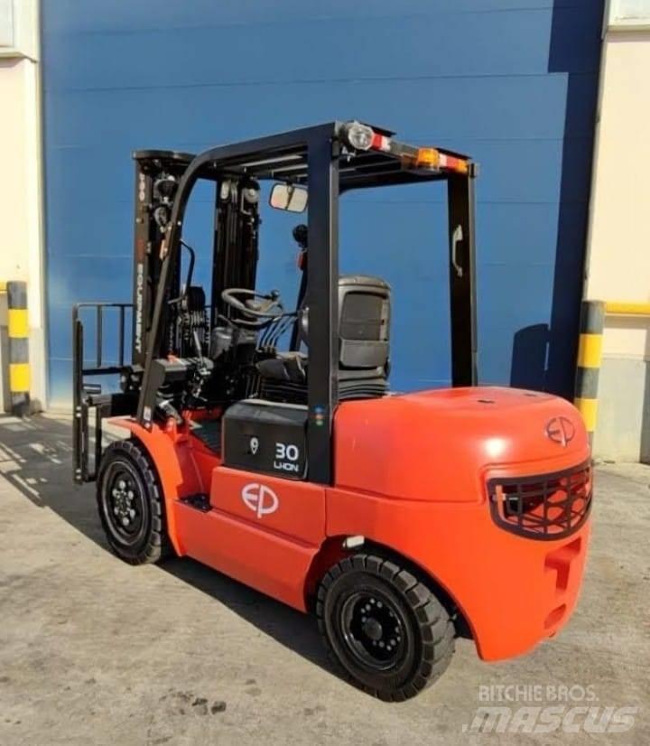 EP EQUIPMENT EFL302 Empilhadores eléctricos