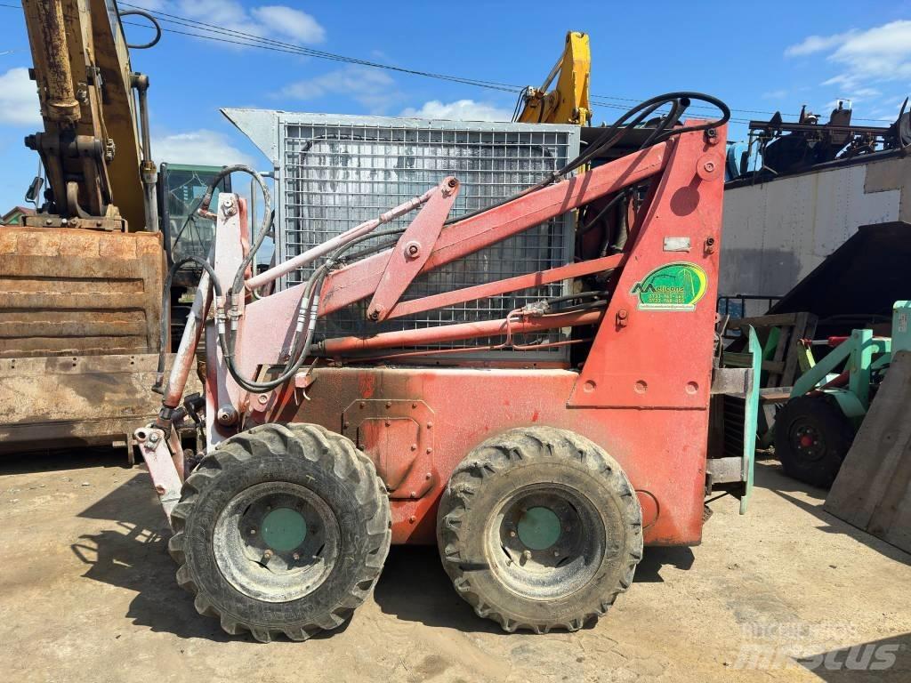 Unirak 600 Minicarregadeiras