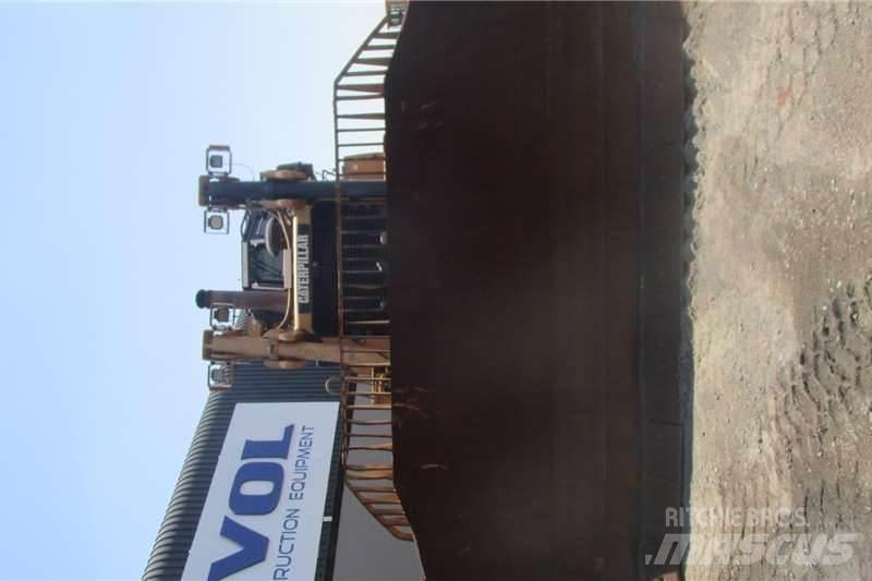 CAT D9T Dozers - Tratores rastos