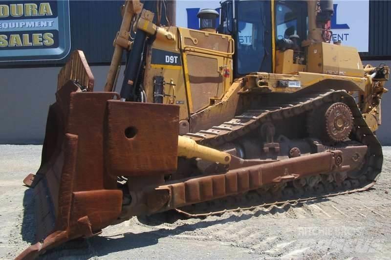CAT D9T Dozers - Tratores rastos