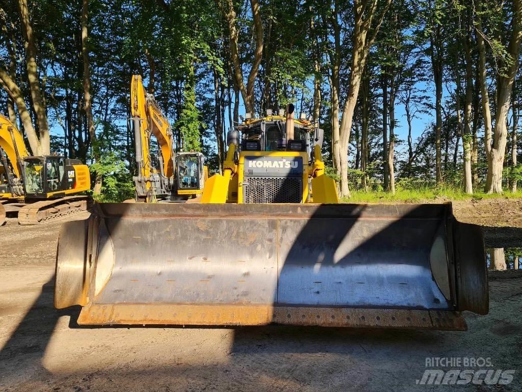 Komatsu D65PX-17 Dozers - Tratores rastos