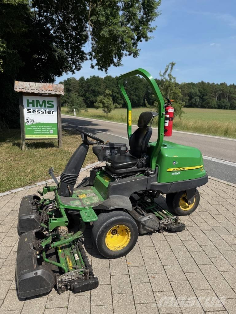 John Deere 2500 E Corta-Relvas Greens