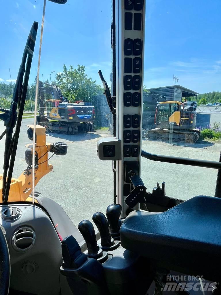 Volvo L 120 H Carregadeiras de rodas