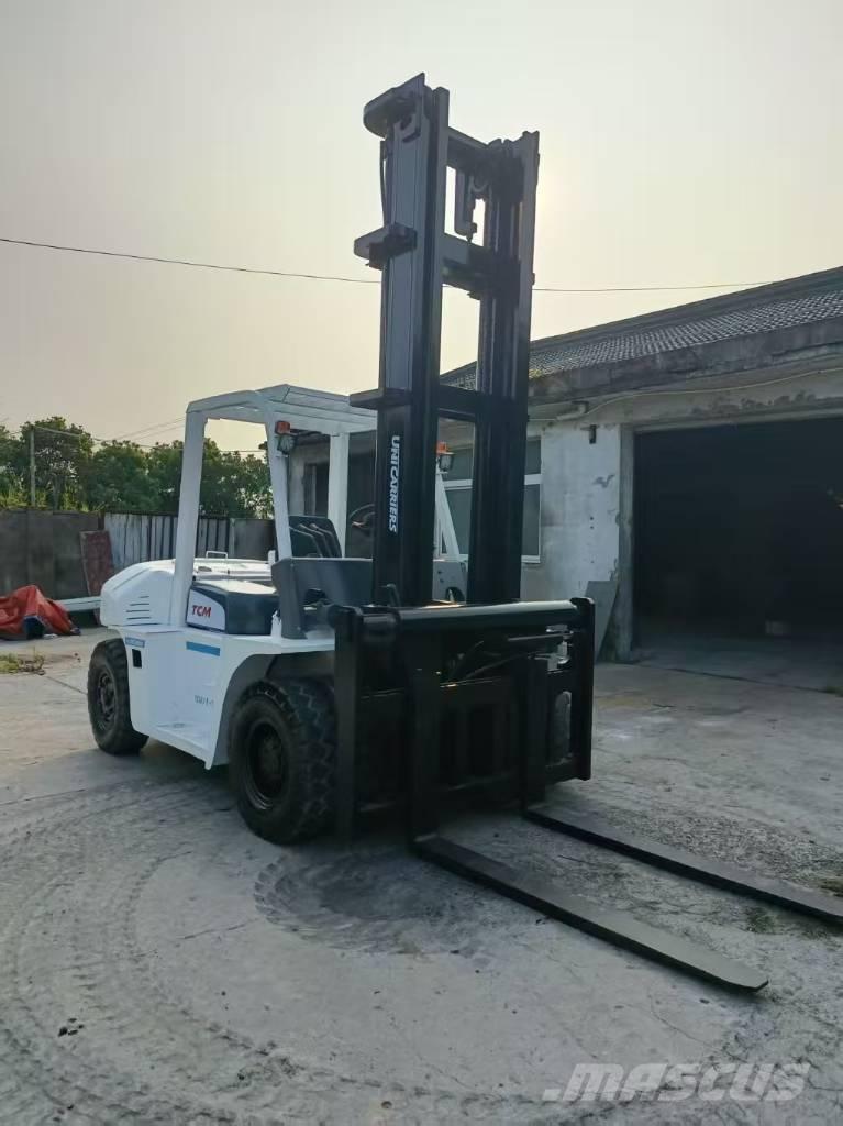 TCM FD 70 Z8 Caminhões de caixa fechada