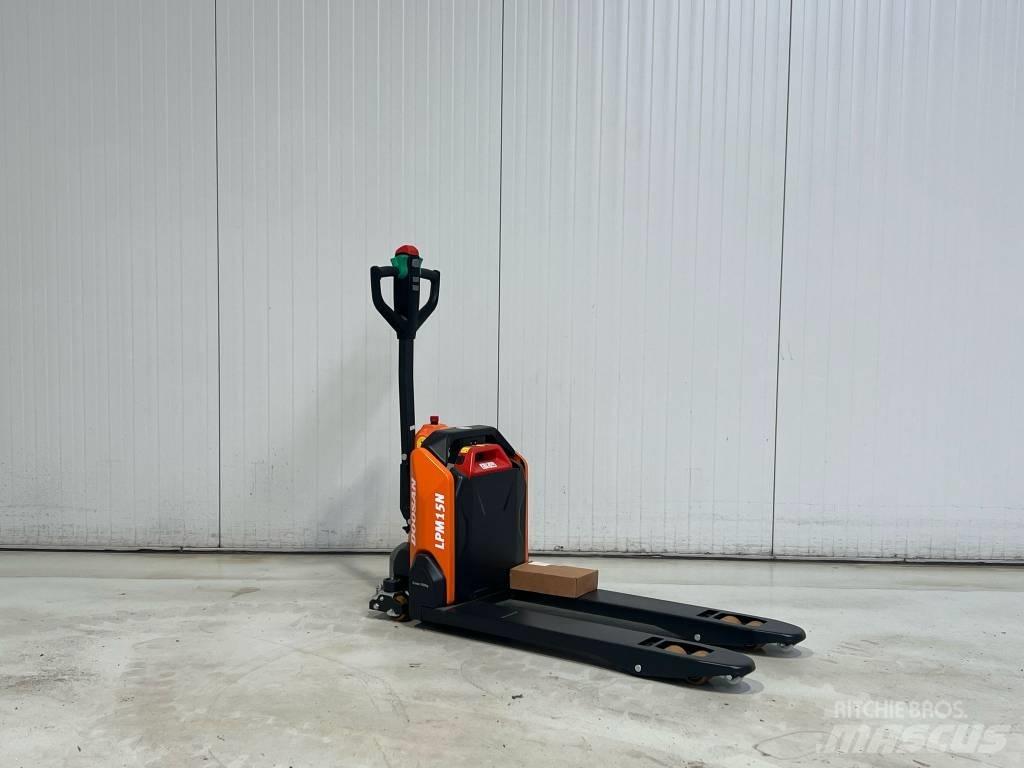 Doosan LPM15N-7 Porta palettes