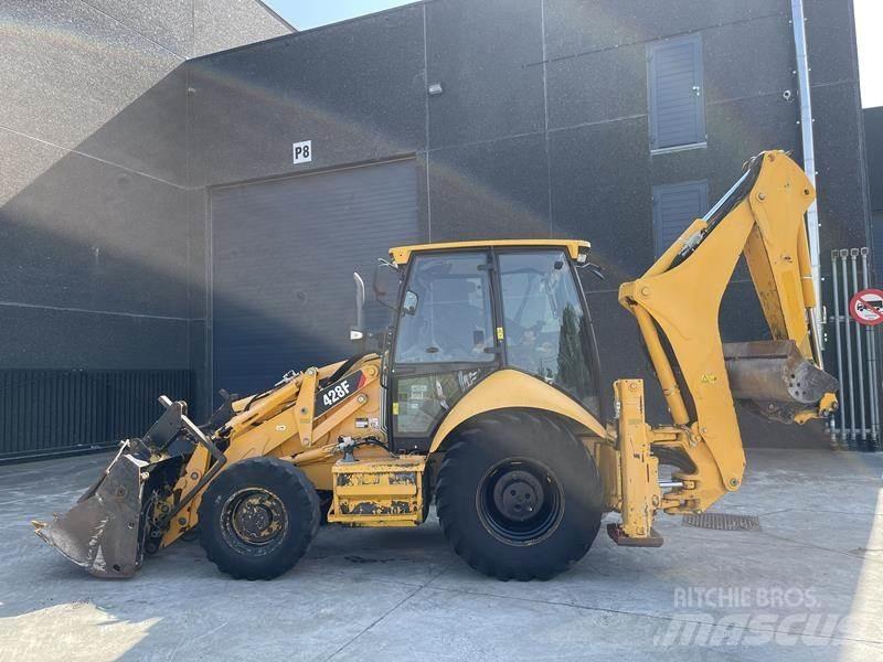 CAT 428 F Retroescavadeiras