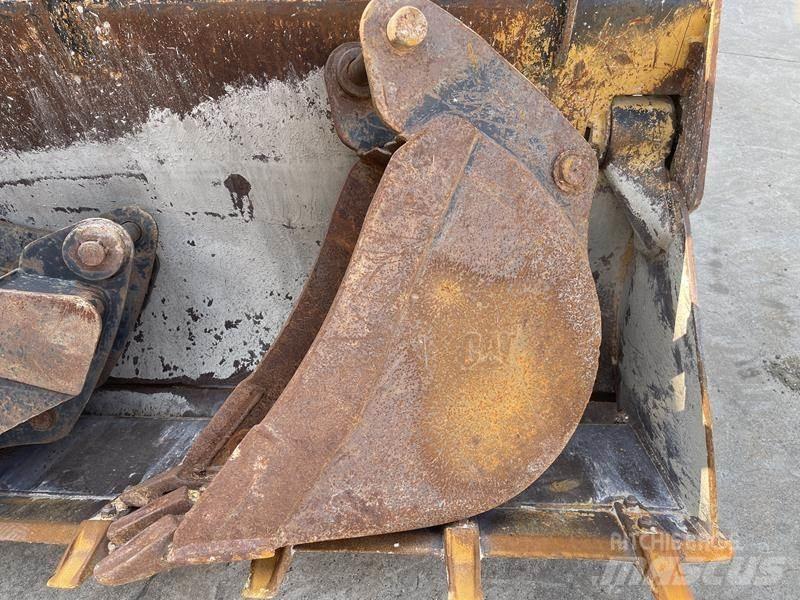 CAT 428 F Retroescavadeiras