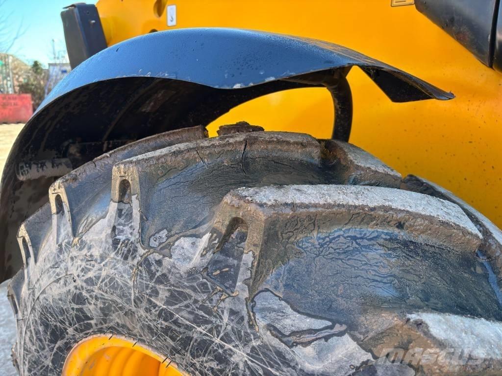 JCB 540-140 Hi Vis Manipulador telescópico