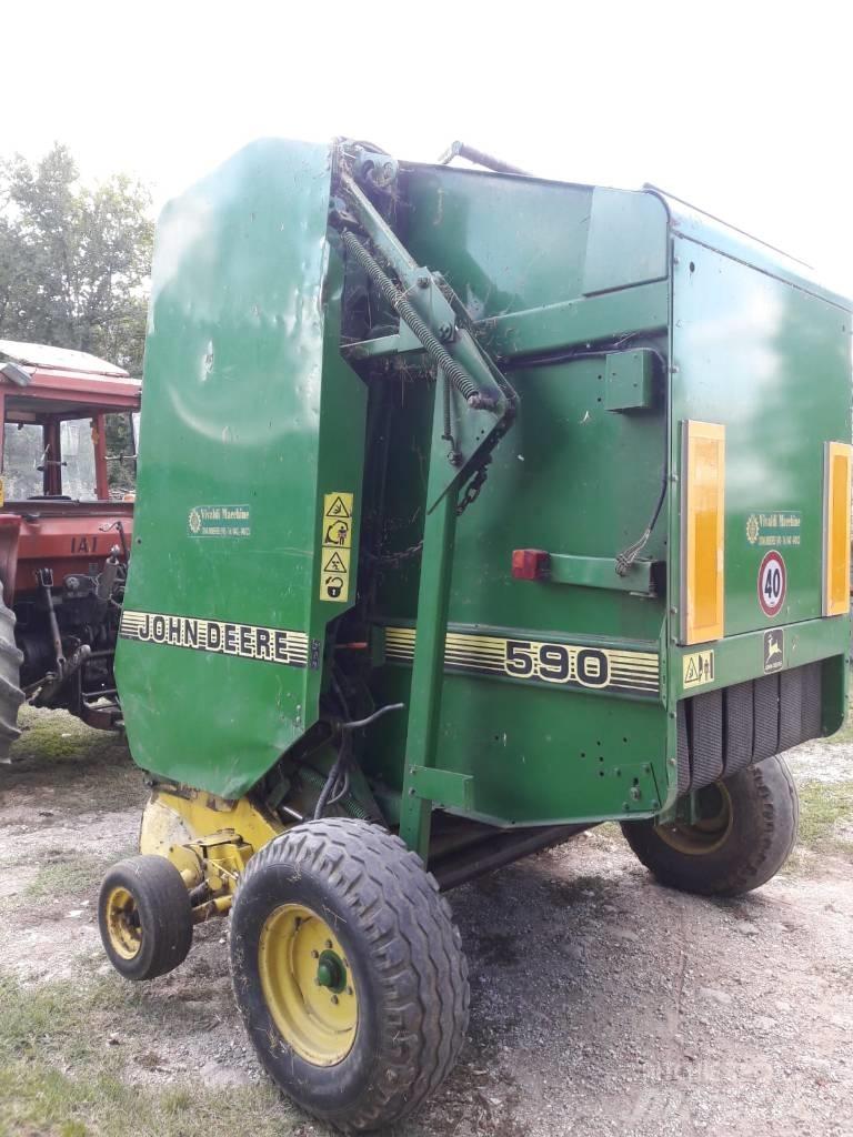 John Deere 590 Enfardadeira de rolos