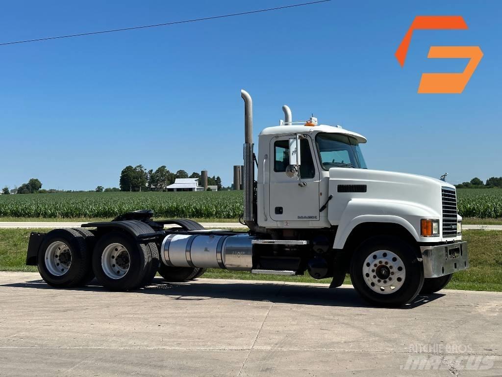 Mack CH 613 Cavalos Mecânicos