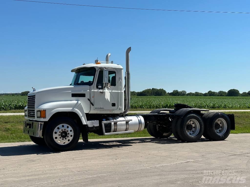 Mack CH 613 Cavalos Mecânicos
