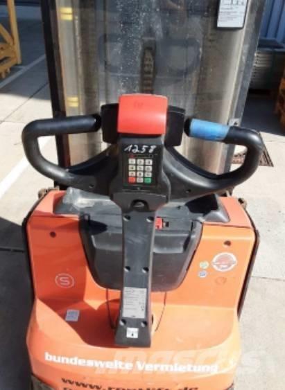 Toyota BT SWE 120L Porta-paletes manuais