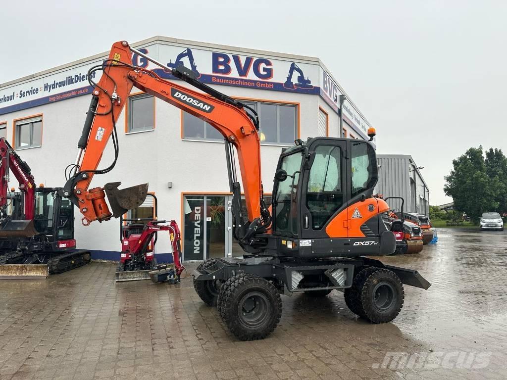 Doosan DX 57 W-5 Escavadoras de rodas