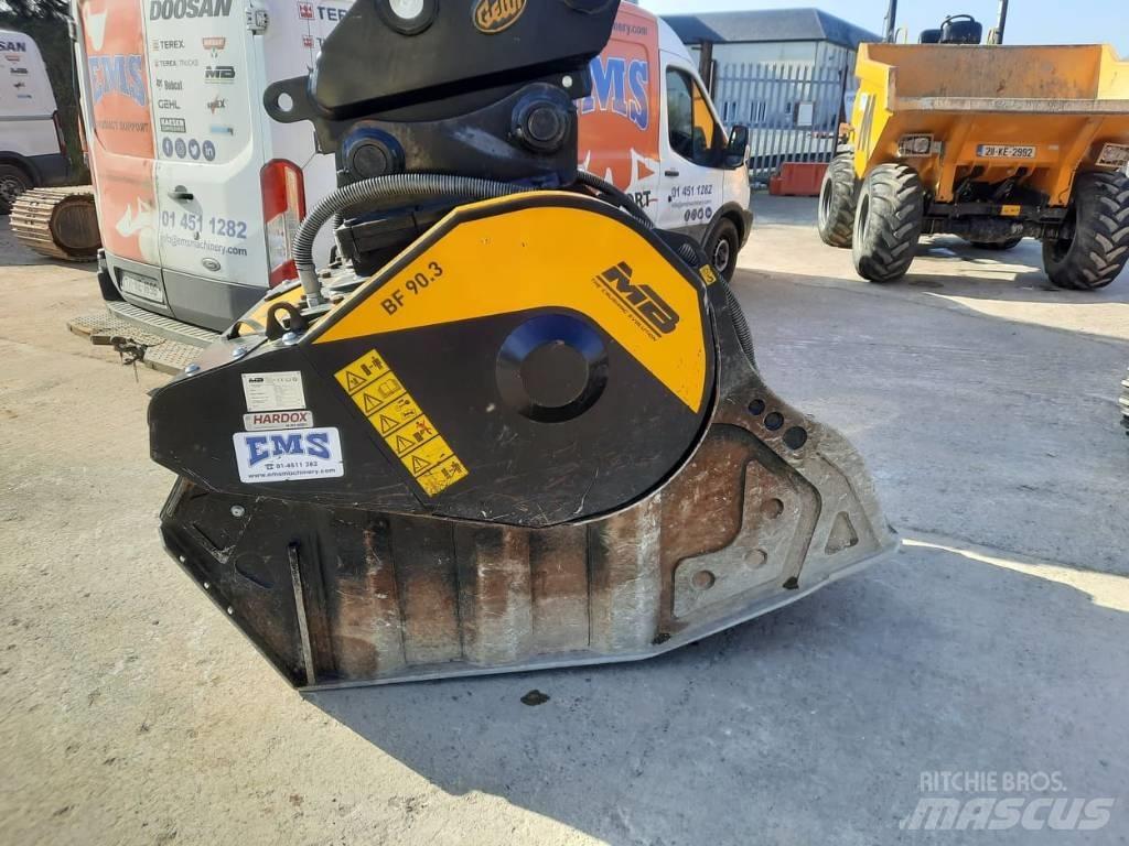 MB Crusher BF 90.3 Baldes britadores