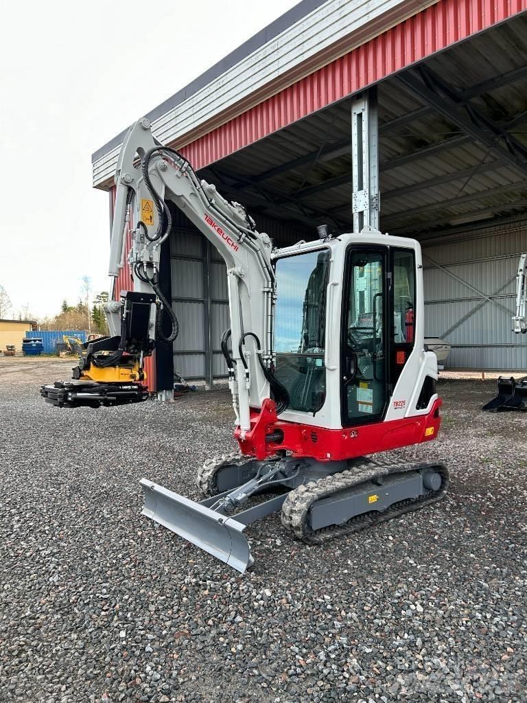Takeuchi TB225 Miniescavadeiras