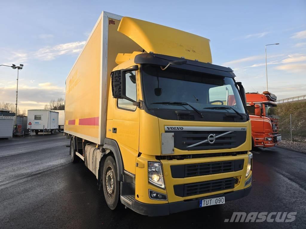 Volvo FM 330 Caminhões de caixa fechada