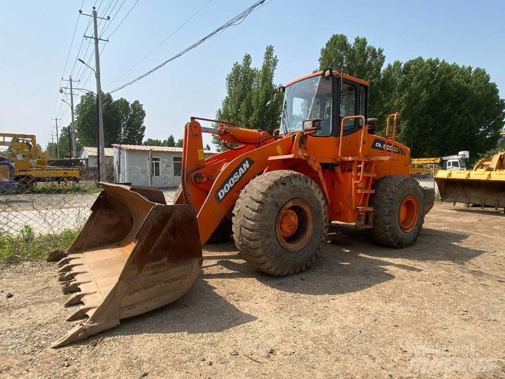 Doosan DL503 Retroescavadeiras