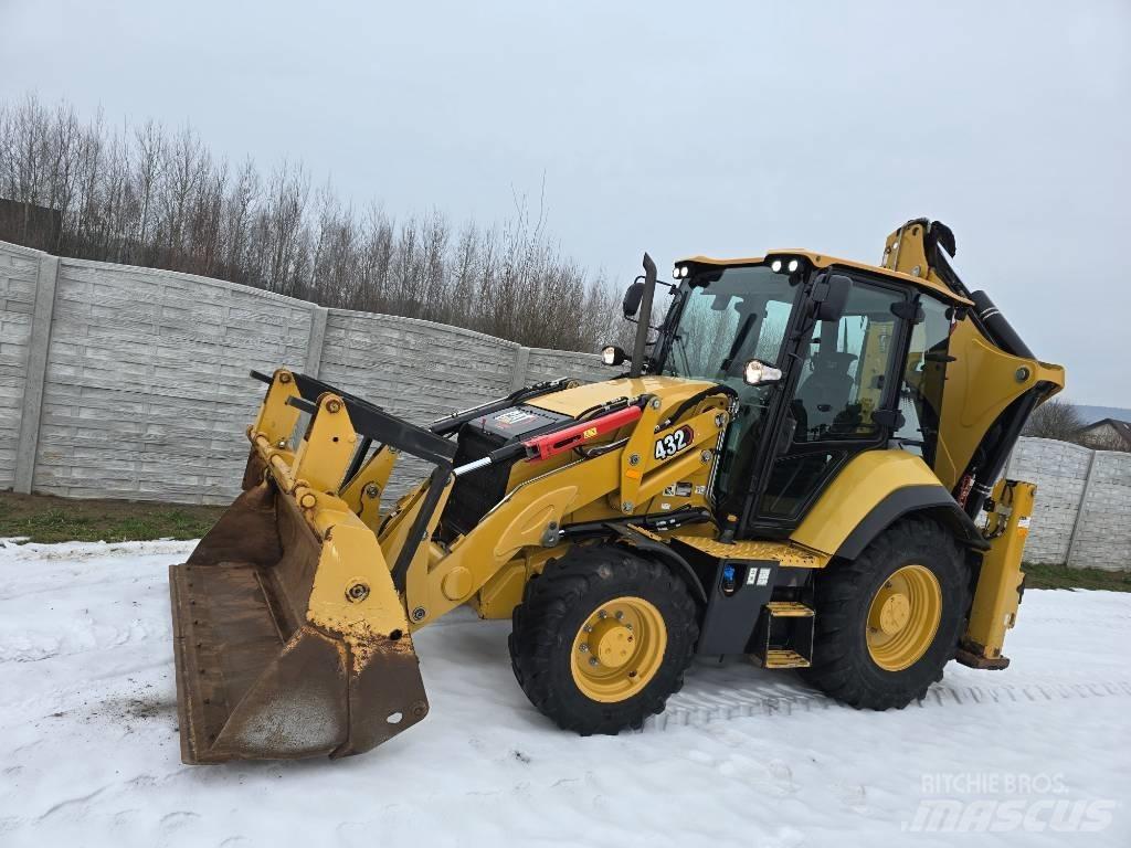 CAT 432 Retroescavadeiras