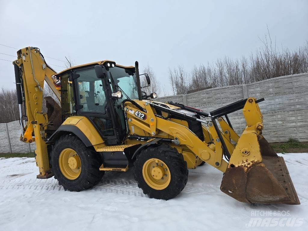 CAT 432 Retroescavadeiras