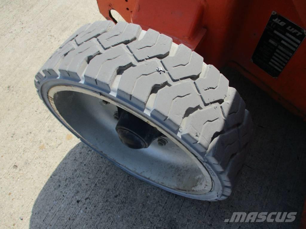 JLG E400 AJPN (687) Plataformas de braço compactas auto-propulsão