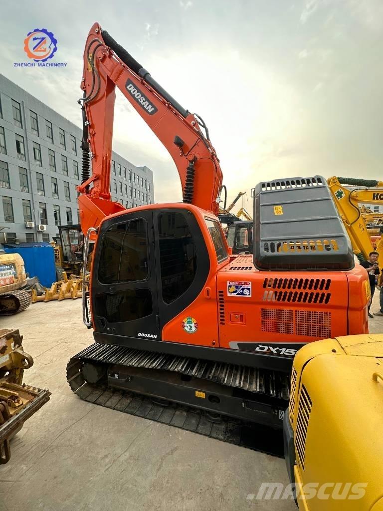 Doosan DX 150 Escavadoras Midi 7t - 12t