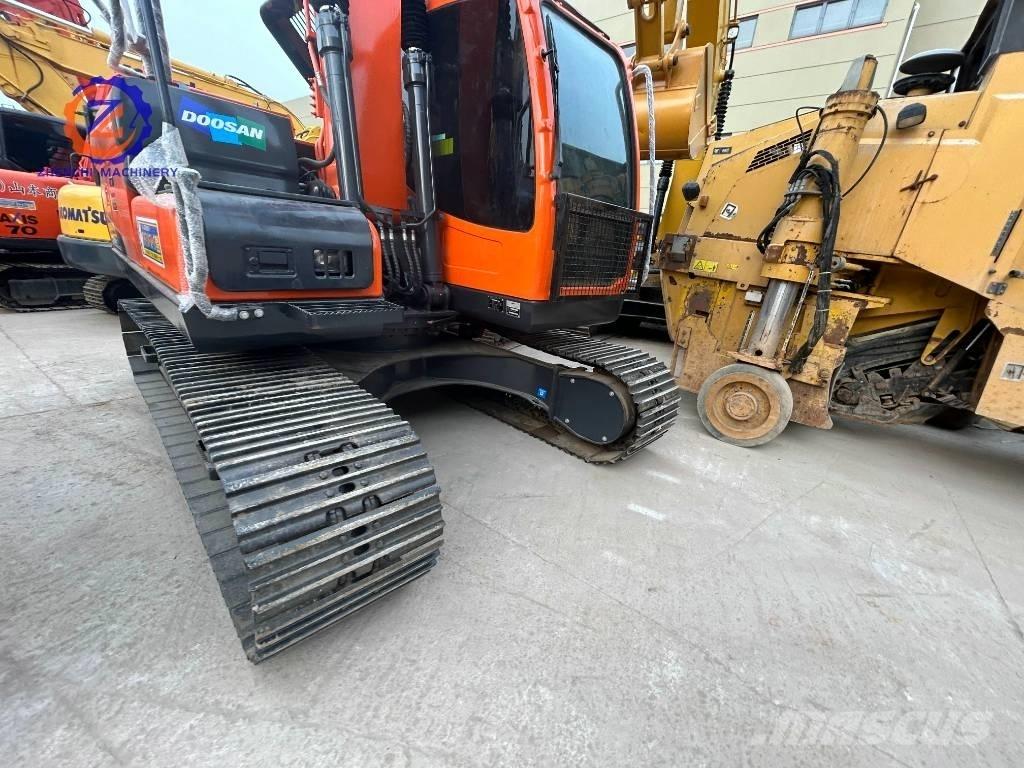 Doosan DX 150 Escavadoras Midi 7t - 12t