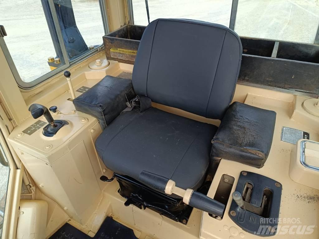 CAT D5H Dozers - Tratores rastos