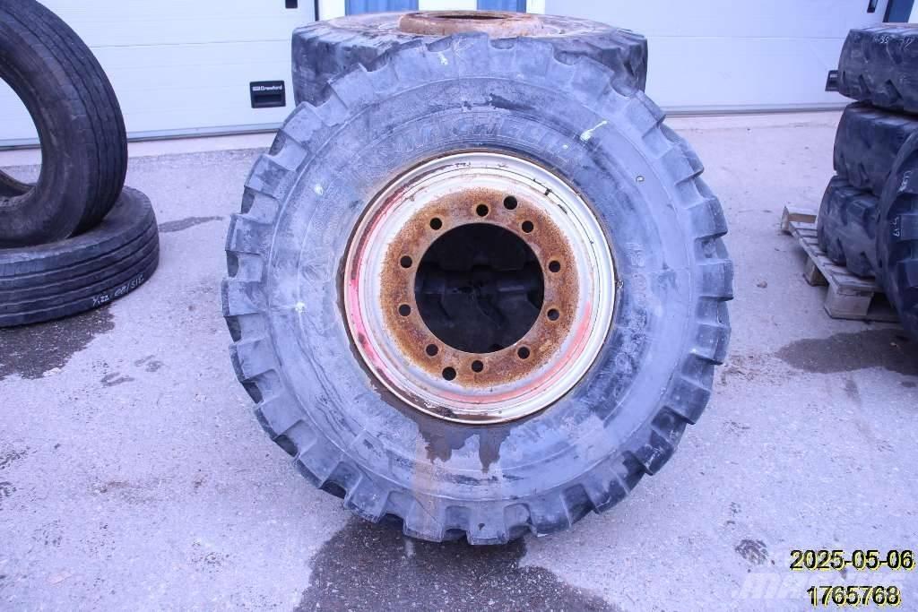 Michelin XMINED2 Pneus