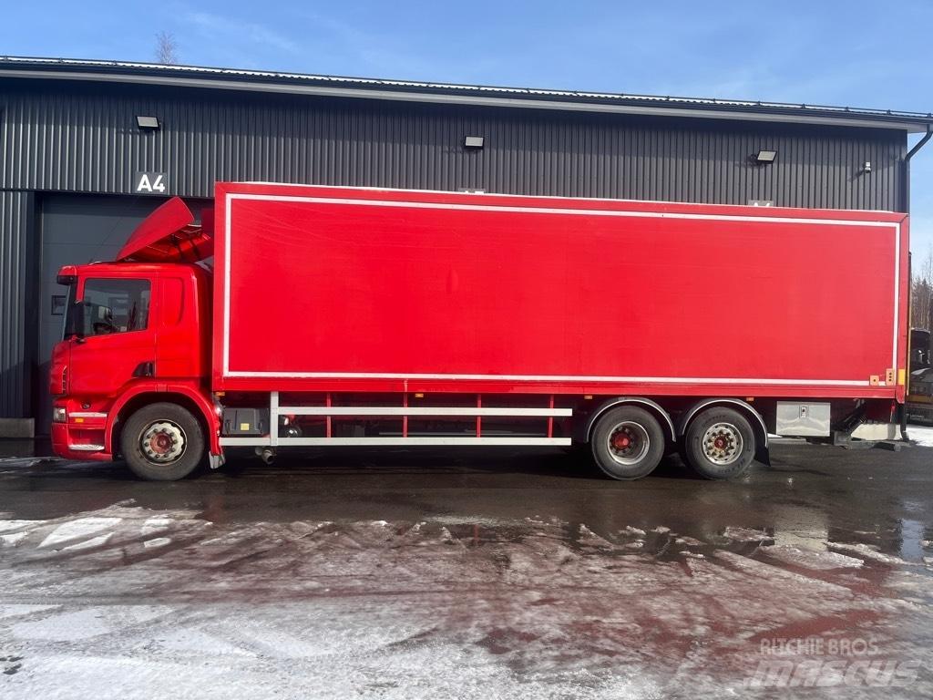 Scania P 340 Caminhões de caixa fechada