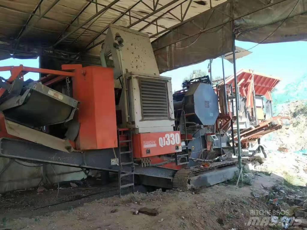 Sandvik QJ330 Britadores móveis