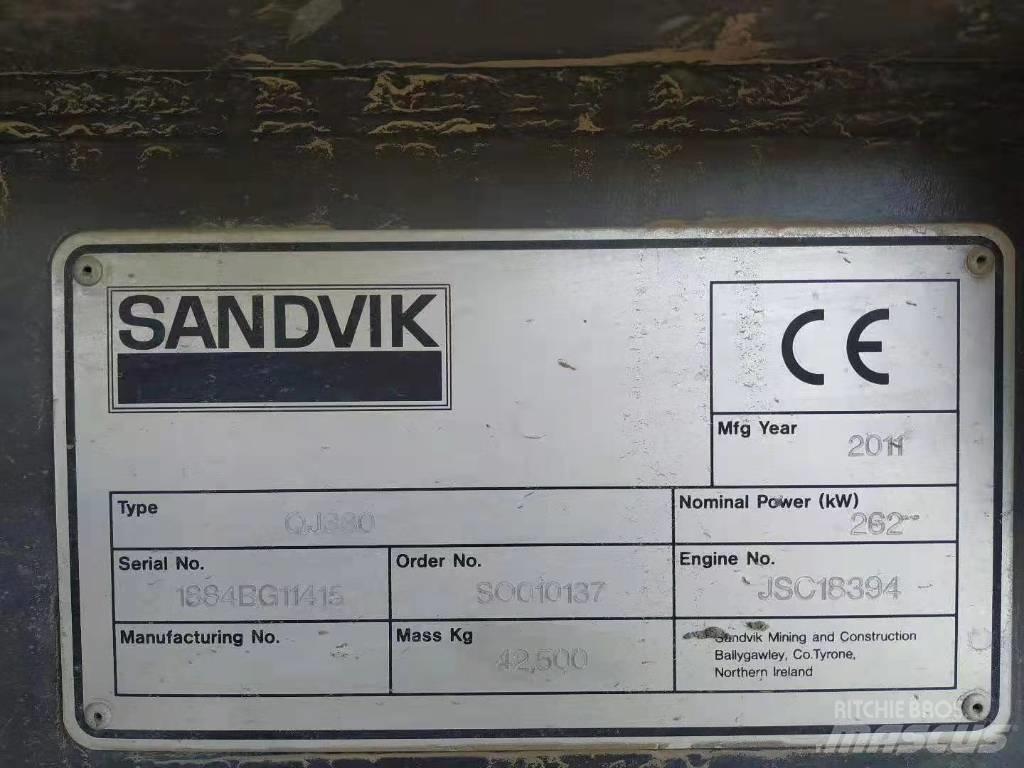 Sandvik QJ330 Britadores móveis