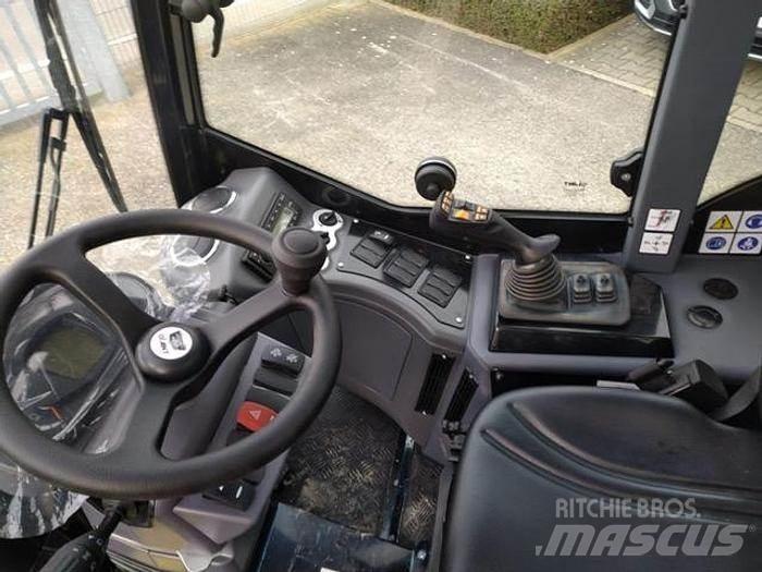 GiANT G3500 Tele Carregadeiras de rodas