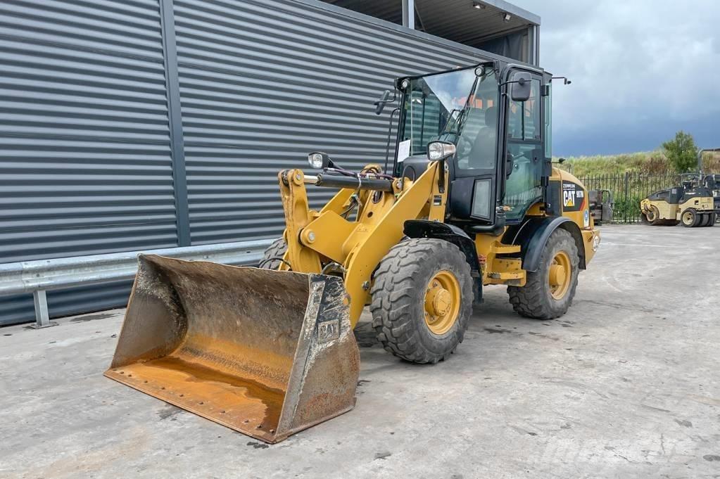 CAT 907M Carregadeiras de rodas