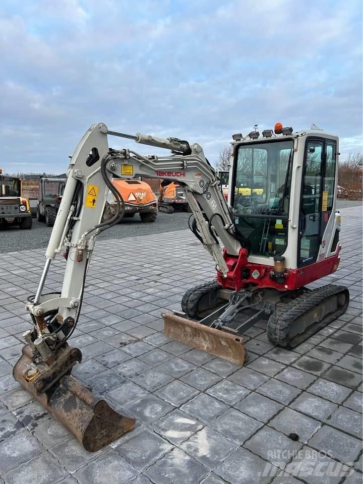 Takeuchi TB 225 Miniescavadeiras