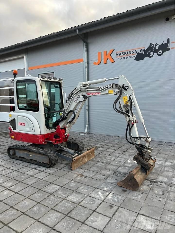 Takeuchi TB 225 Miniescavadeiras
