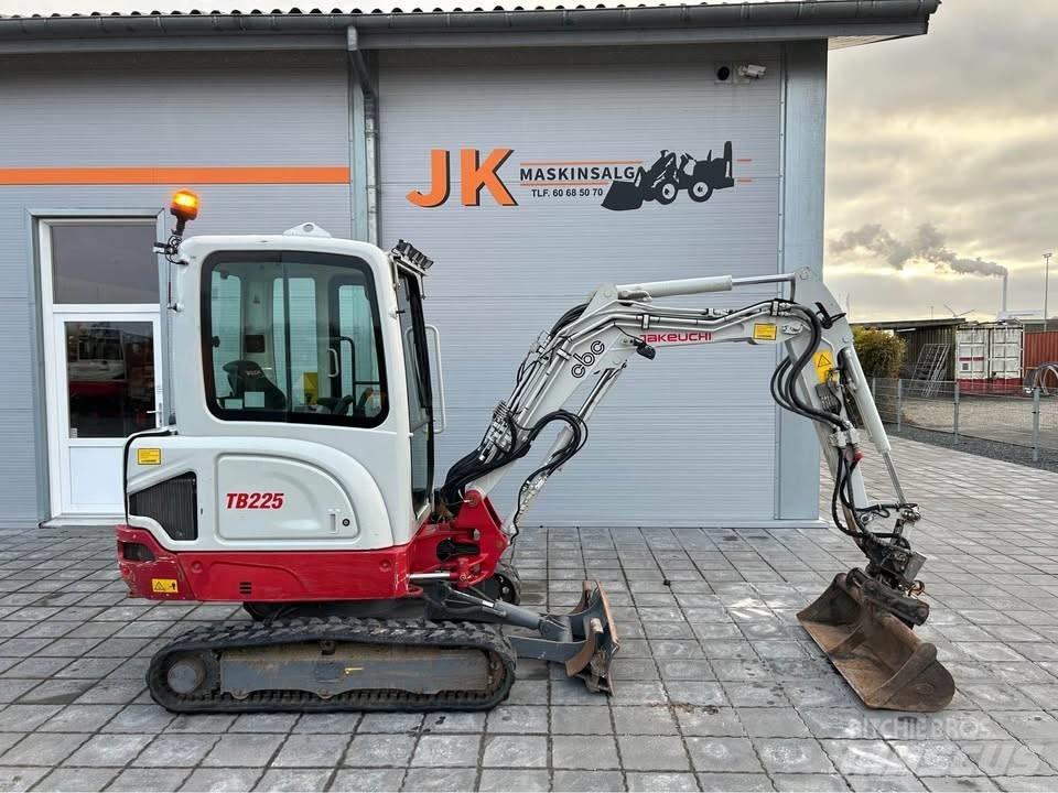 Takeuchi TB 225 Miniescavadeiras