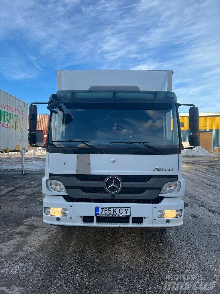 Mercedes-Benz ATEGO Caminhões de caixa fechada