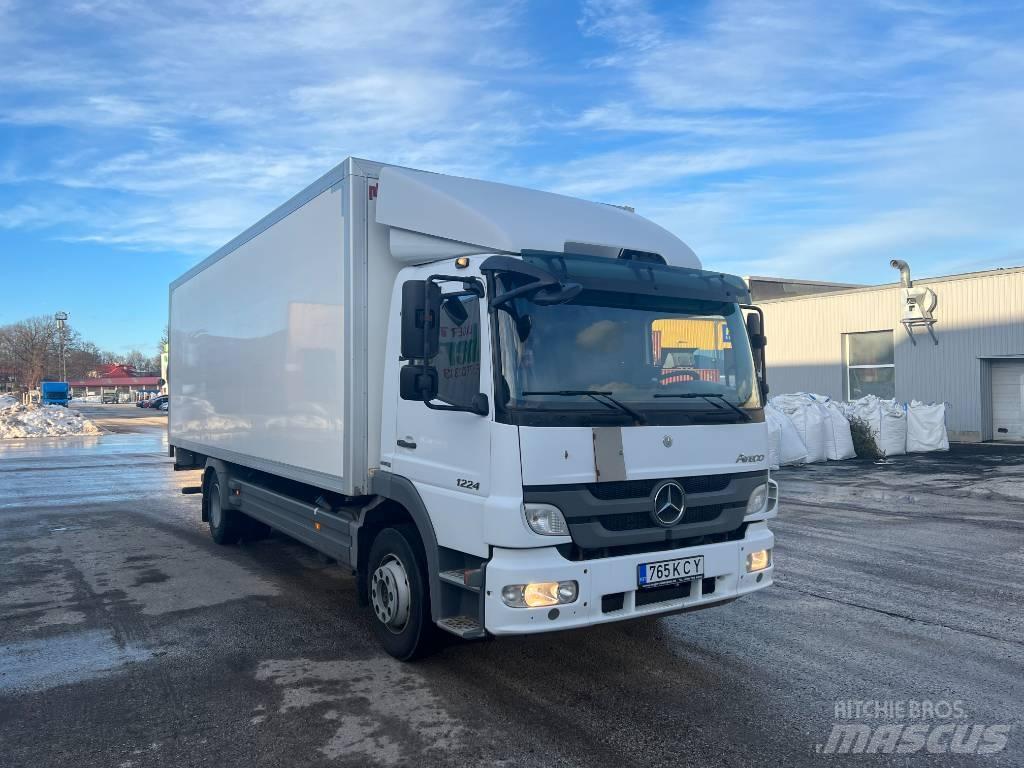 Mercedes-Benz ATEGO Caminhões de caixa fechada