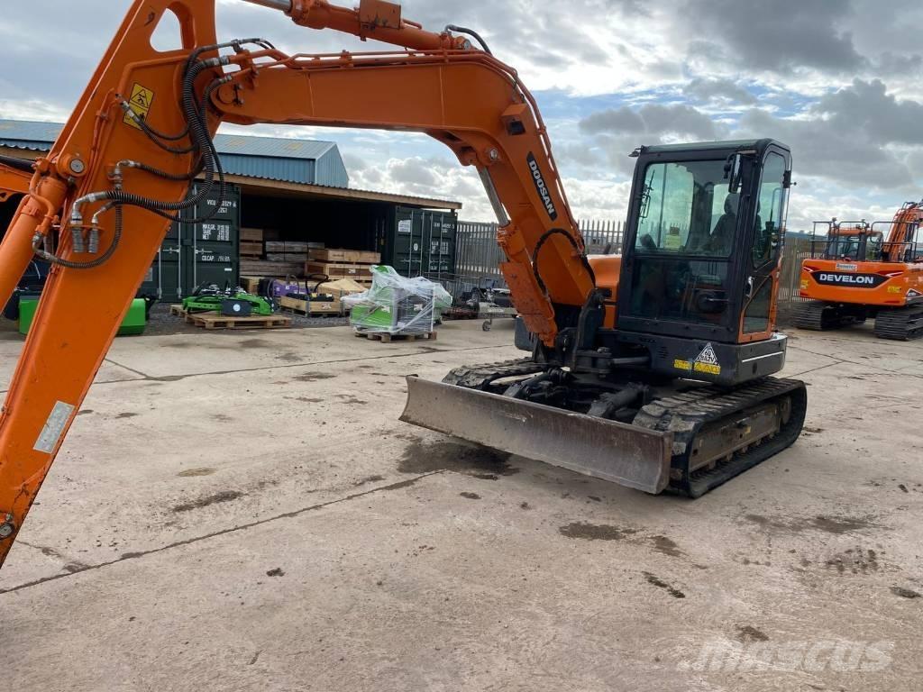 Doosan Develon DX85R Escavadoras Midi 7t - 12t