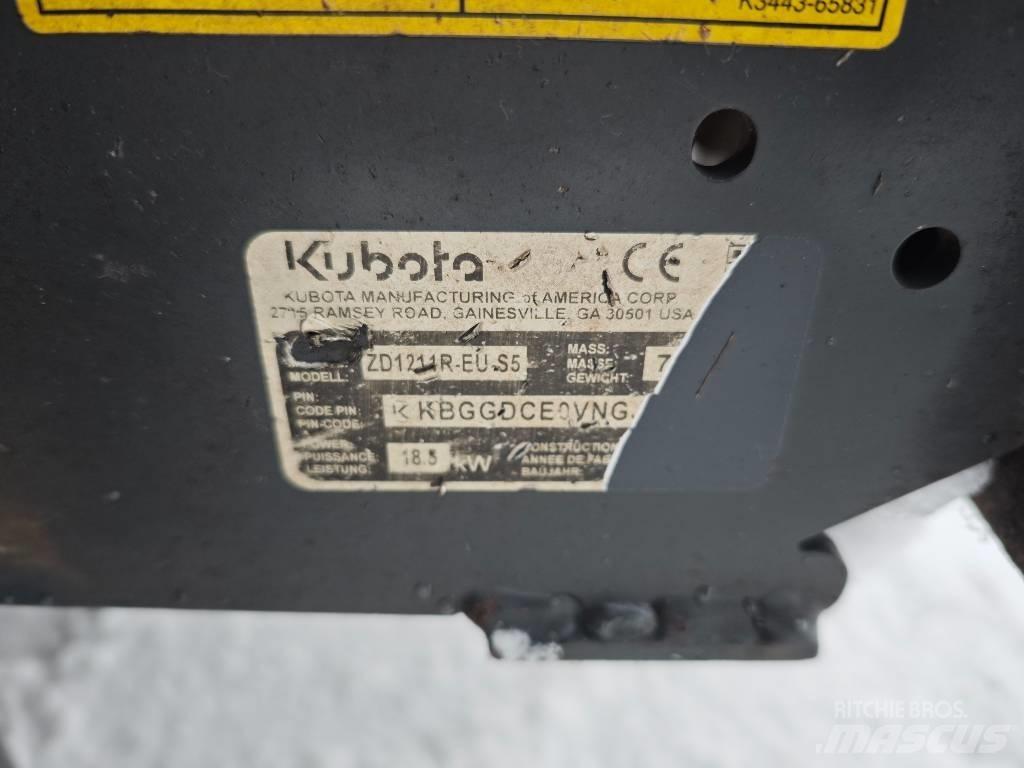 Kubota ZD 1211 Corta-Relvas Riders