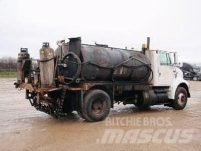 International 8100 Espalhadoras de asfalto