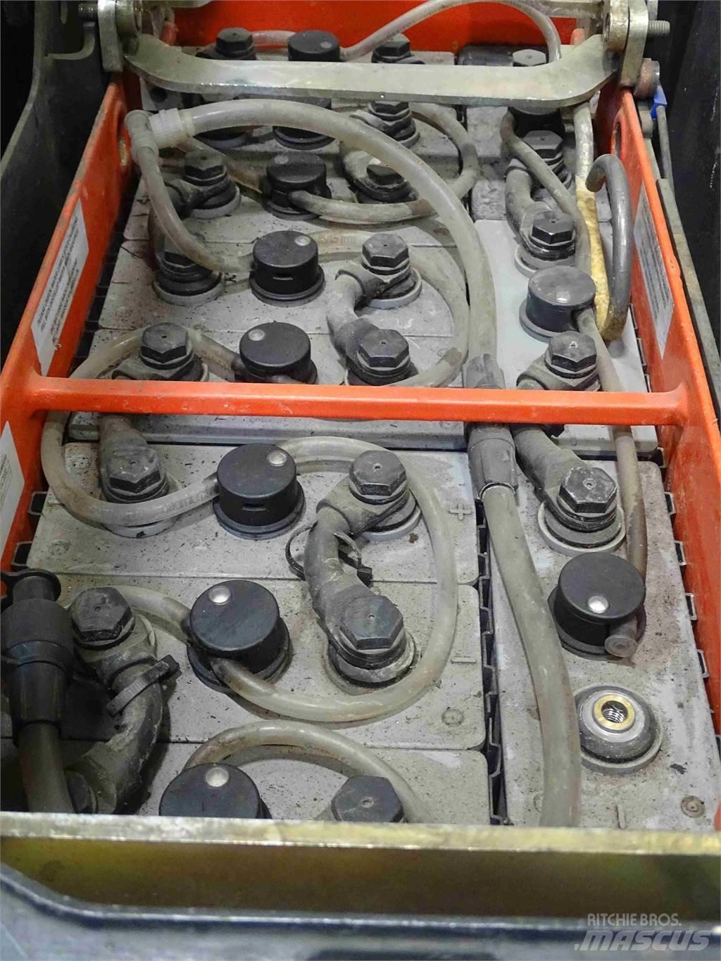 Linde L12LSP Empilhador para operador externo