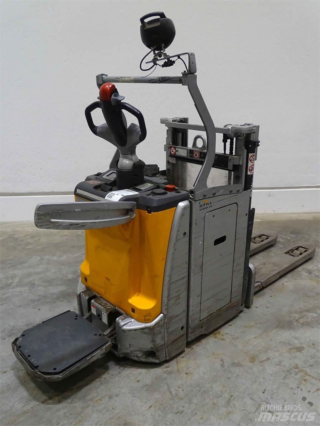 Still EXD-SF20 Empilhador para operador externo