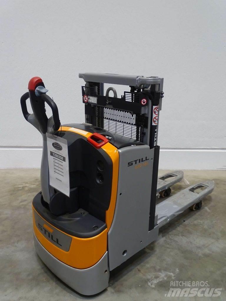 Still EXD18L Empilhador para operador externo