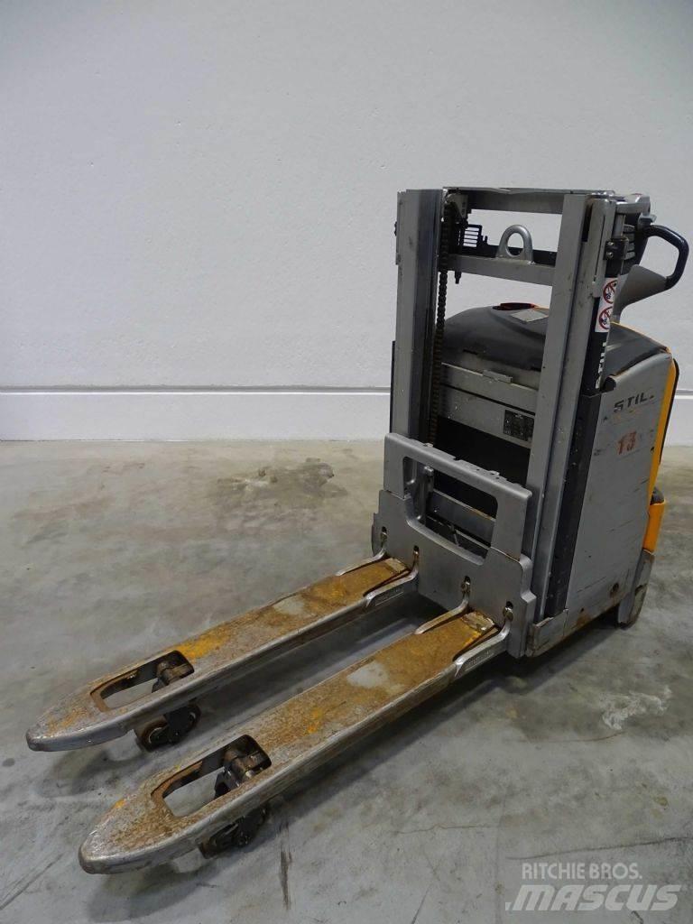 Still EXD18L Empilhador para operador externo